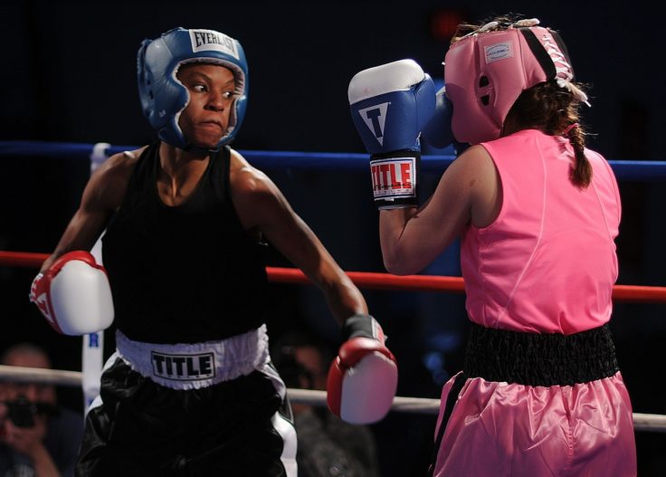 women boxing