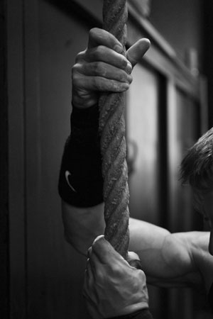 man-rope-training-gym)